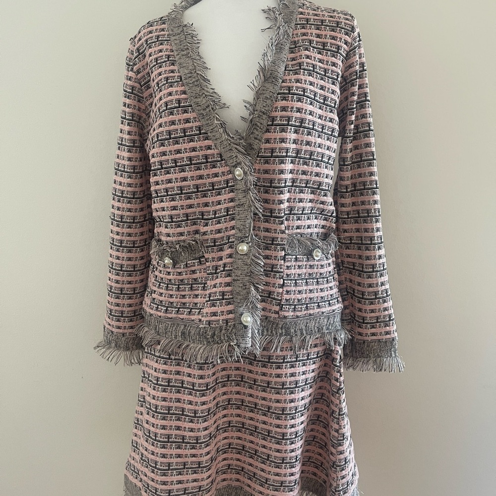 Knitted pearl buttons skirt cardigan set